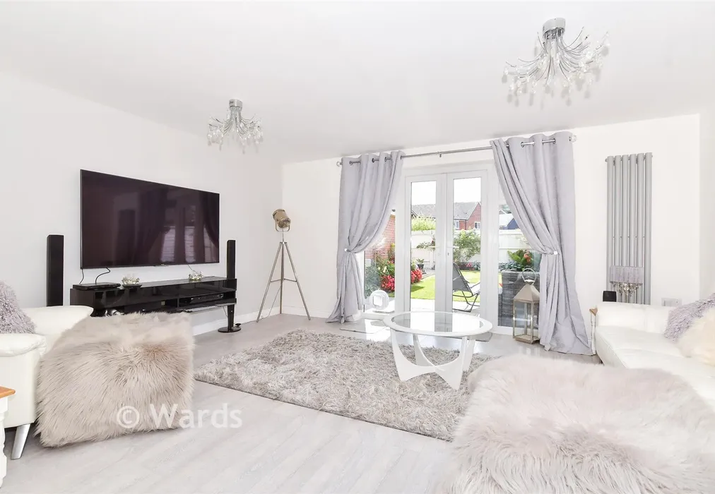 Lounge/Diner - Edmett Way, Maidstone, Kent - Wards of Kent