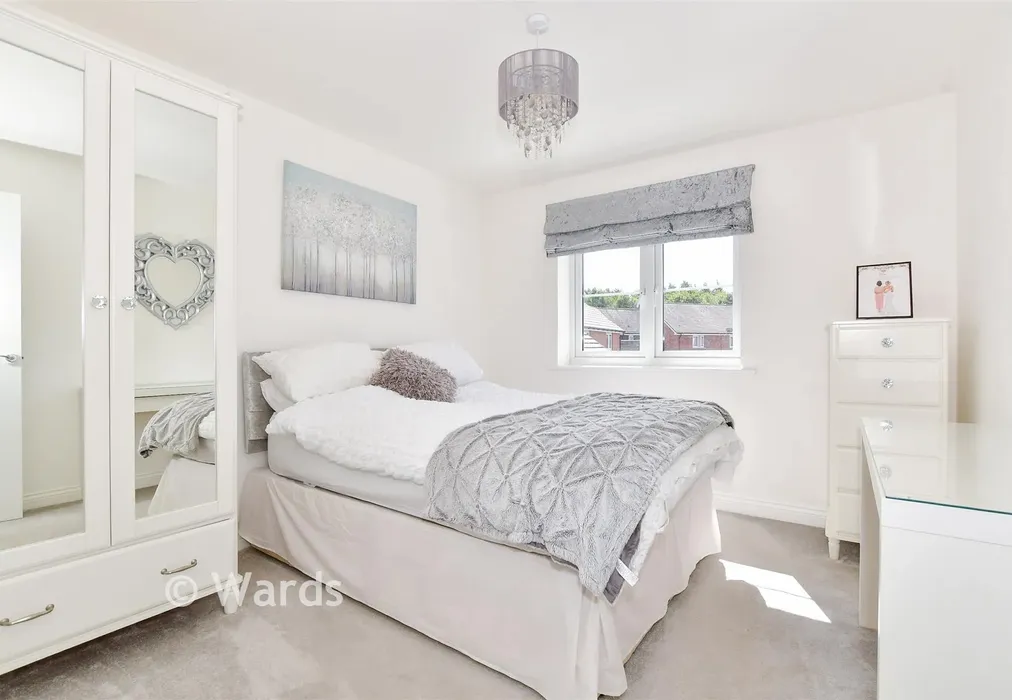 Bedroom 2 - Edmett Way, Maidstone, Kent - Wards of Kent