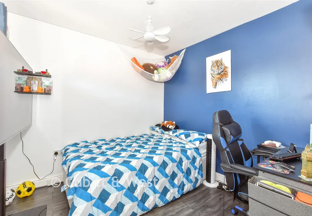 Bedroom 3 - The Oaks, Bognor Regis, West Sussex - Wards of Kent