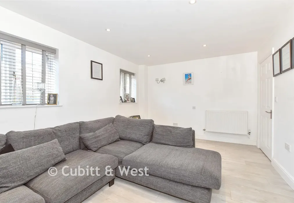 Lounge - The Oaks, Bognor Regis, West Sussex - Wards of Kent