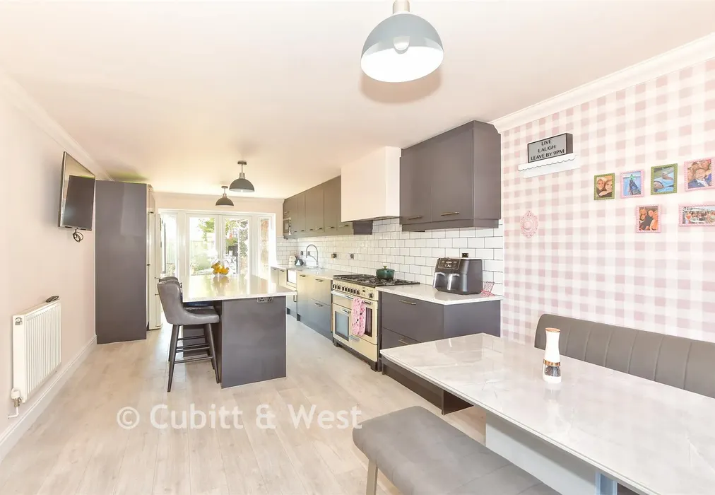 Kitchen/Diner - The Oaks, Bognor Regis, West Sussex - Wards of Kent