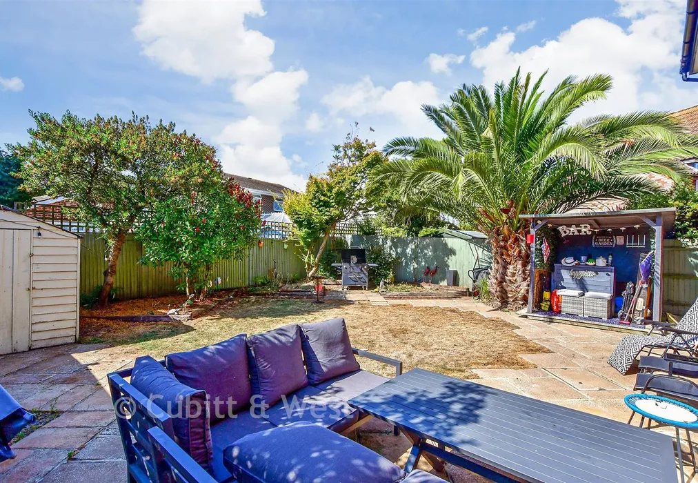 Rear Garden - The Oaks, Bognor Regis, West Sussex - Wards of Kent