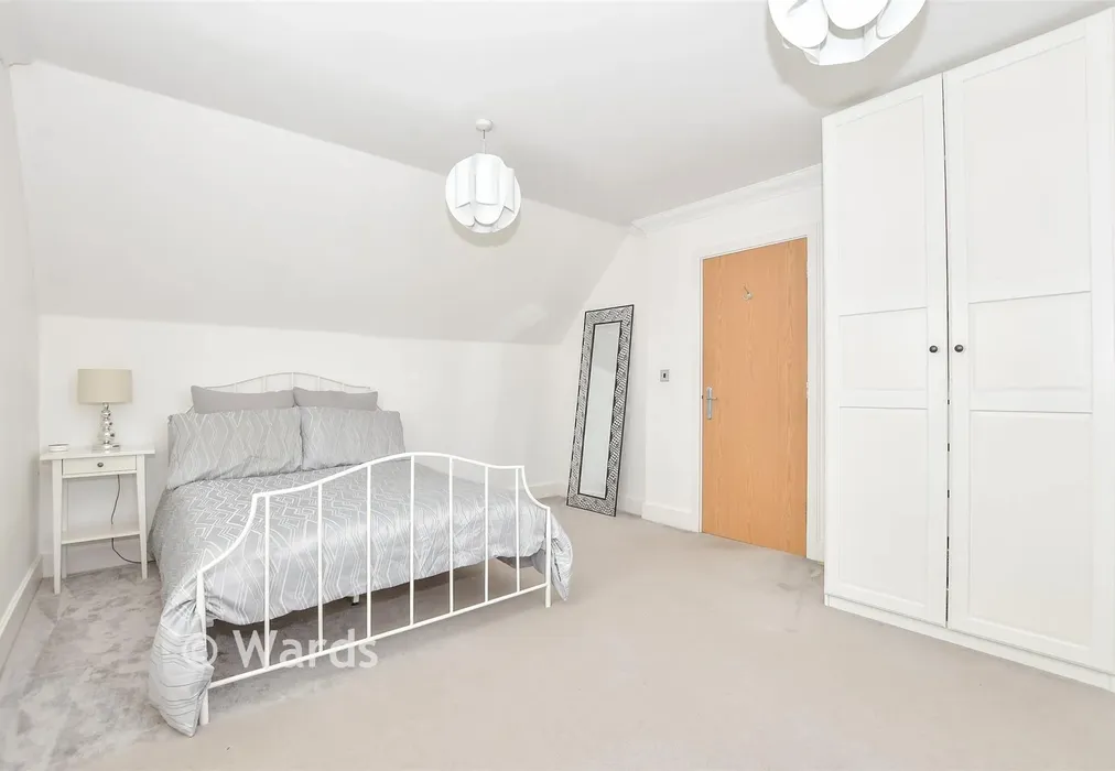 Bedroom 3 - Quindell Place, Kings Hill, Kent - Wards of Kent