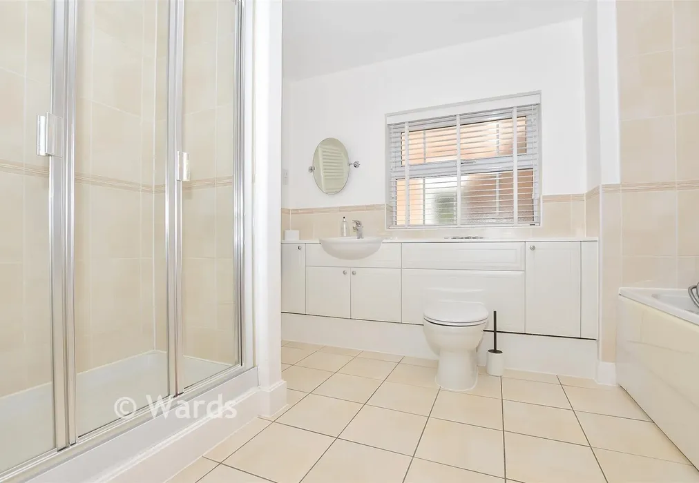 Bathroom - Quindell Place, Kings Hill, Kent - Wards of Kent