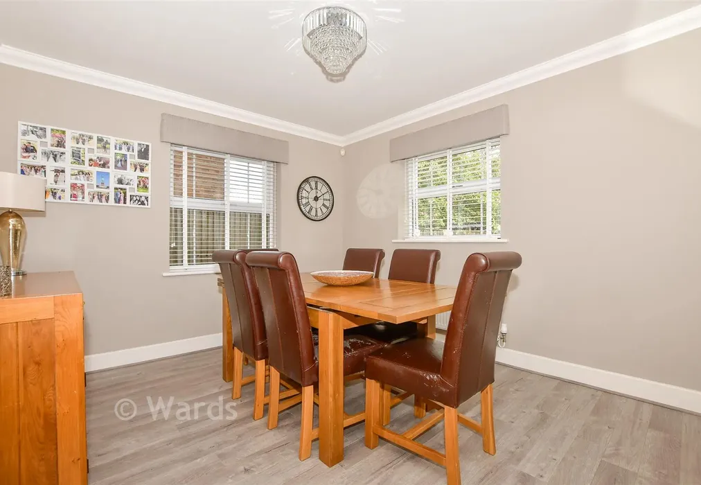 Dining Room - Quindell Place, Kings Hill, Kent - Wards of Kent
