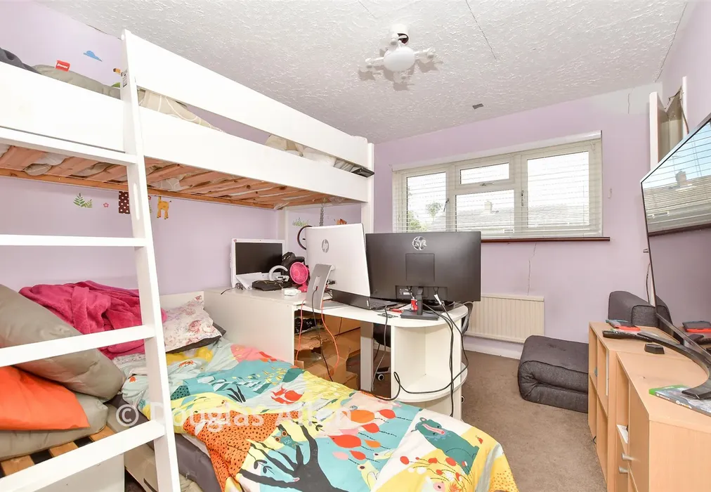 Bedroom 2 - Victoria Road, Laindon, Basildon, Essex - Wards of Kent