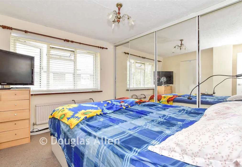 Bedroom 1 - Victoria Road, Laindon, Basildon, Essex - Wards of Kent