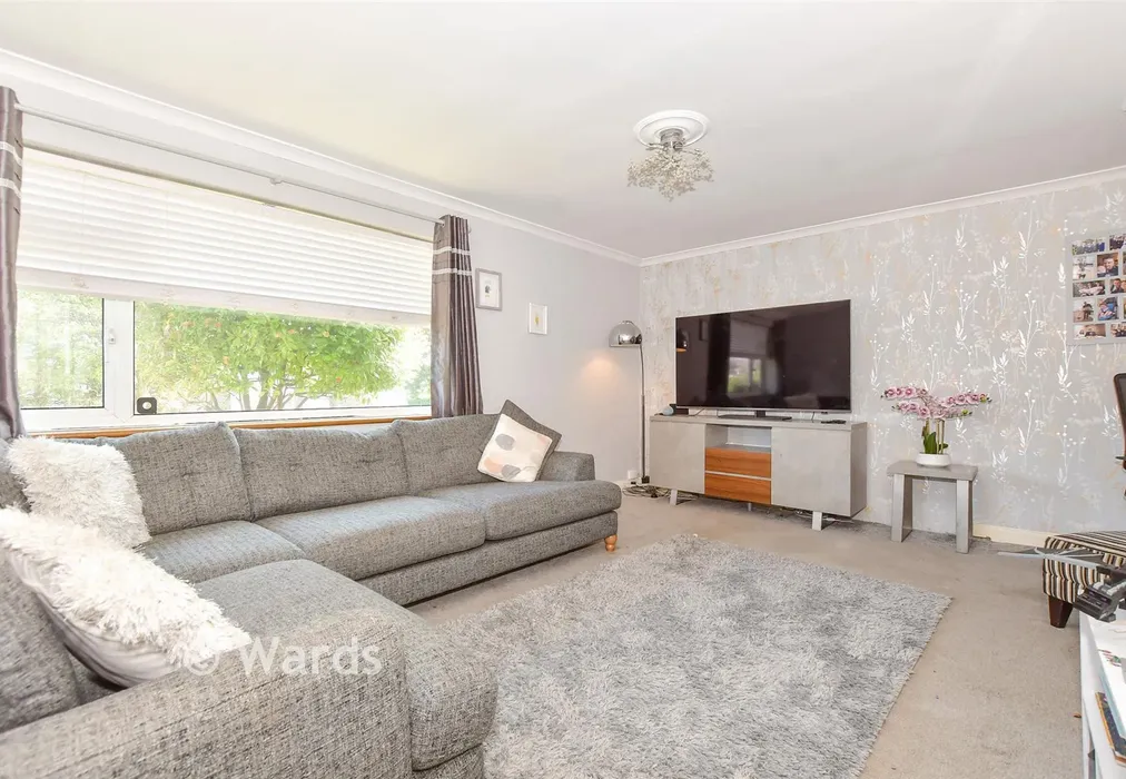 Lounge - Newlands, Whitfield, Kent - Wards of Kent