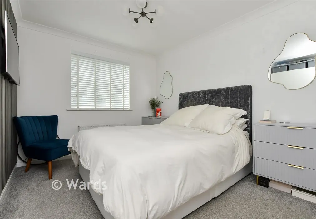 Bedroom 1 - Portlight Place, Whitstable, Kent - Wards of Kent