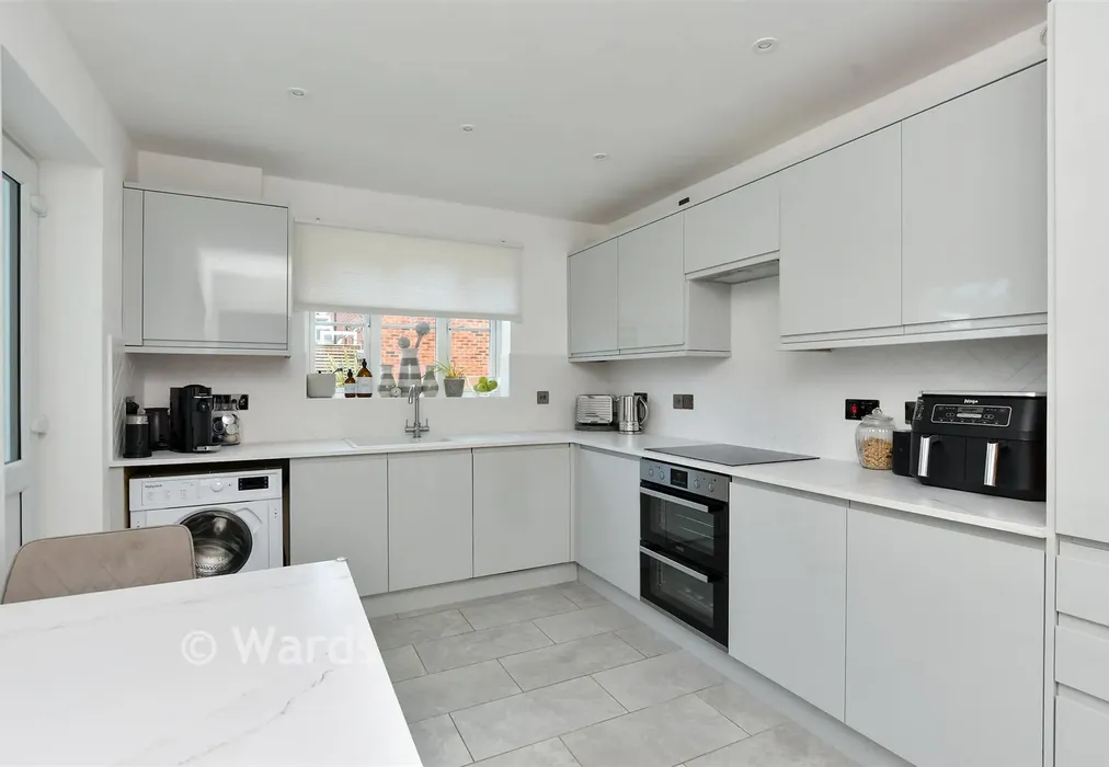 Kitchen - Portlight Place, Whitstable, Kent - Wards of Kent
