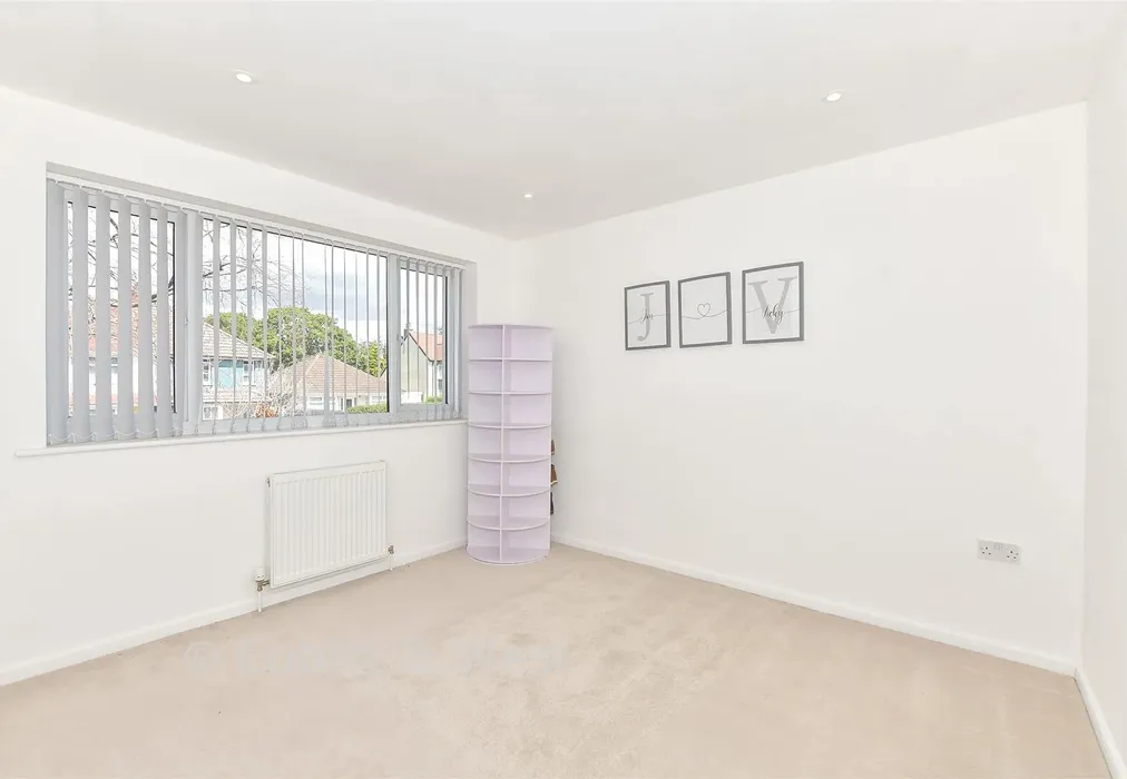 Bedroom 1 - Stakes Road, Waterlooville, Hampshire - Wards of Kent