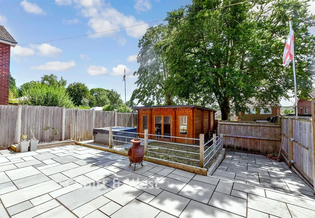 Rear Garden - Stakes Road, Waterlooville, Hampshire - Wards of Kent