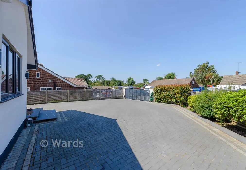 Driveway/Parking - Symonds Close, West Kingsdown, Sevenoaks, Kent - Wards of Kent