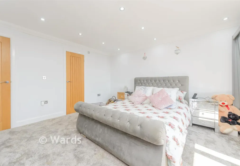 Bedroom 1 - Symonds Close, West Kingsdown, Sevenoaks, Kent - Wards of Kent