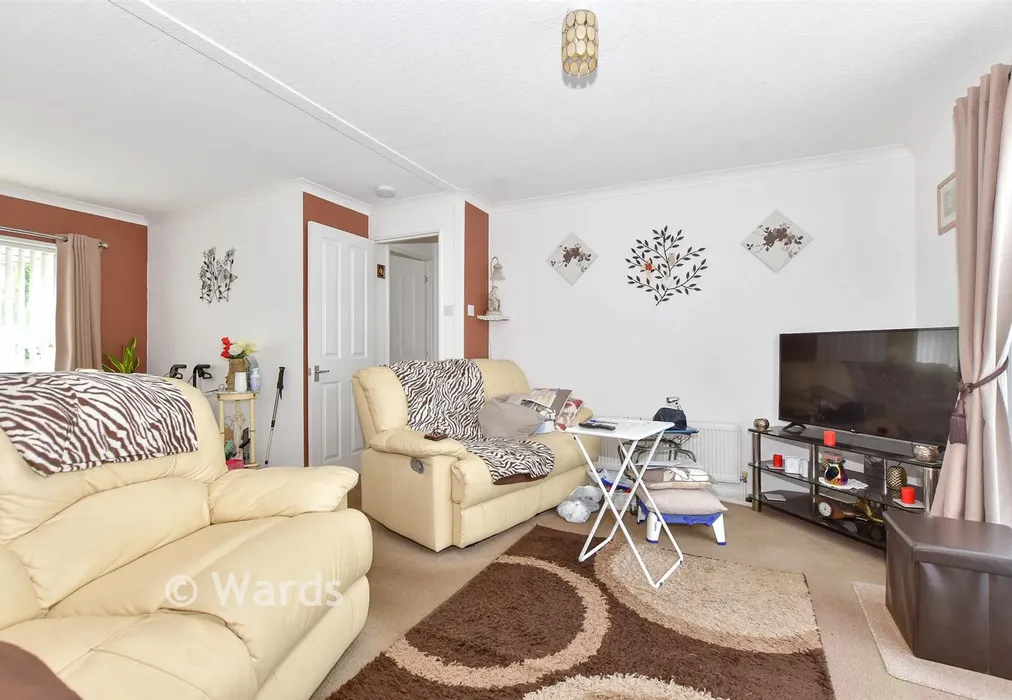 Lounge - New Dover Road, Capel-Le-Ferne, Folkestone, Kent - Wards of Kent