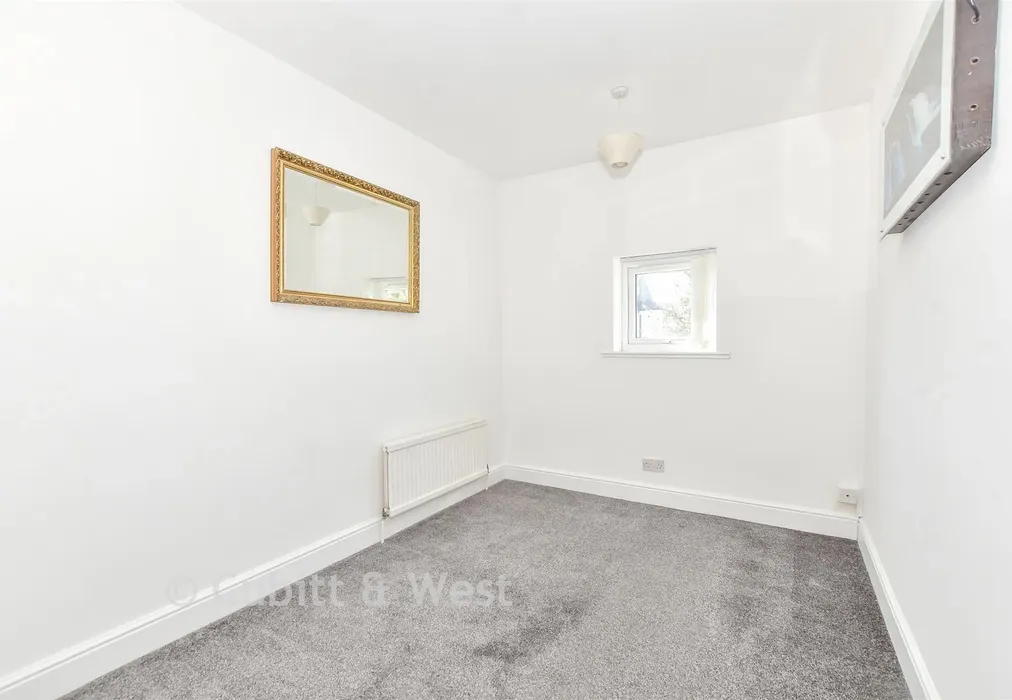 Bedroom 3 - Powerscourt Road, North End, Hampshire - Wards of Kent