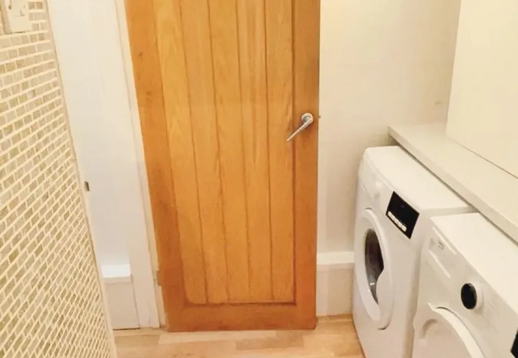 Extra Storage Room - Toronto Road, Portsmouth, Hampshire - Wards of Kent