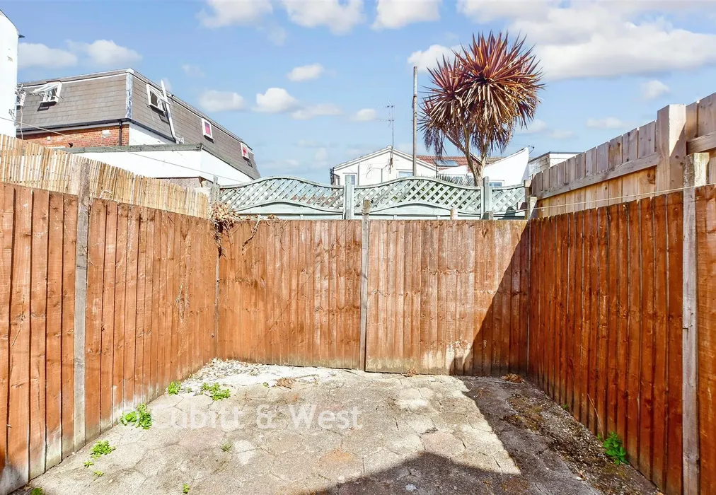 Rear Garden - Toronto Road, Portsmouth, Hampshire - Wards of Kent