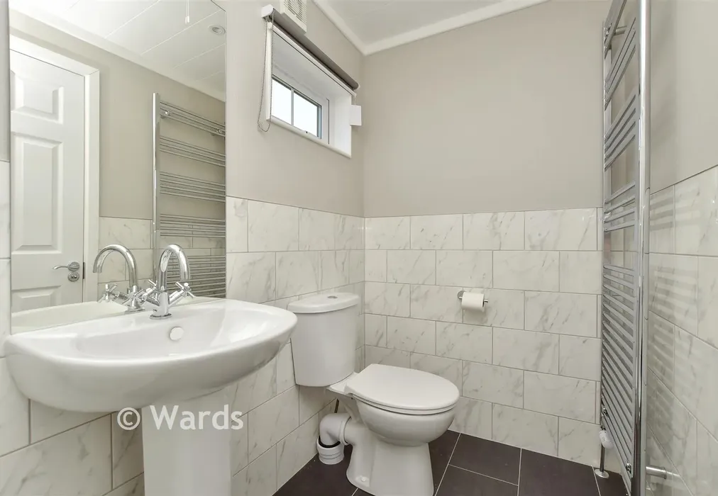 En-Suite Shower Room - Oakside Park, London Road, Dunkirk, Kent - Wards of Kent