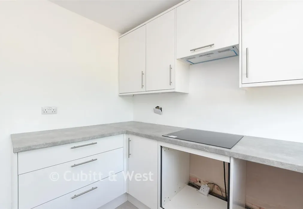 Kitchen - Tupwood Lane, Caterham, Surrey - Wards of Kent