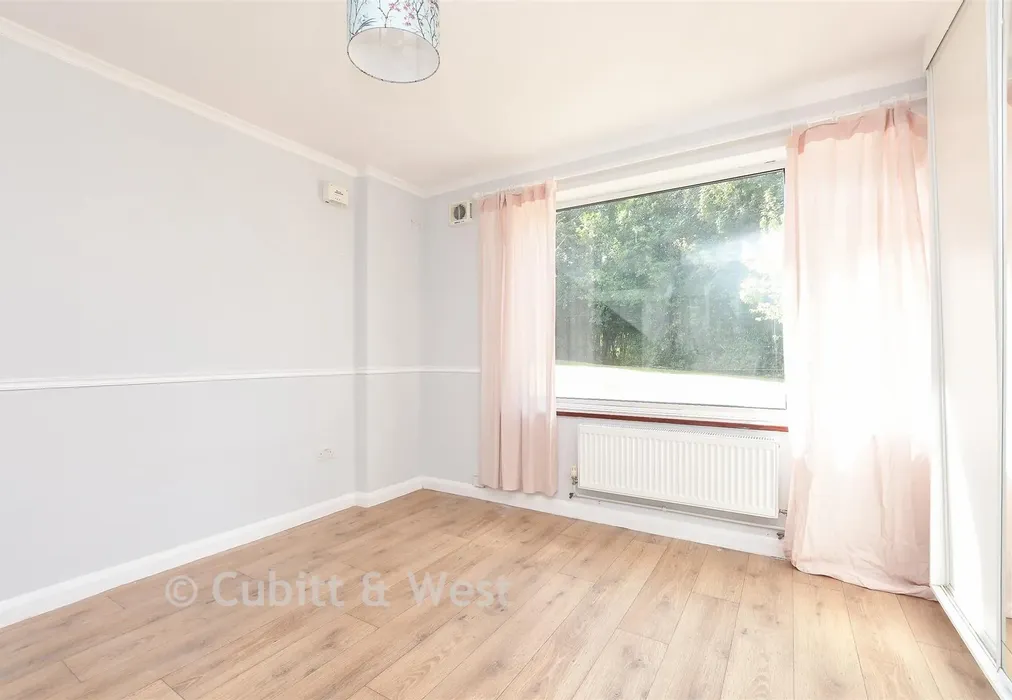 Bedroom 1 - Tupwood Lane, Caterham, Surrey - Wards of Kent