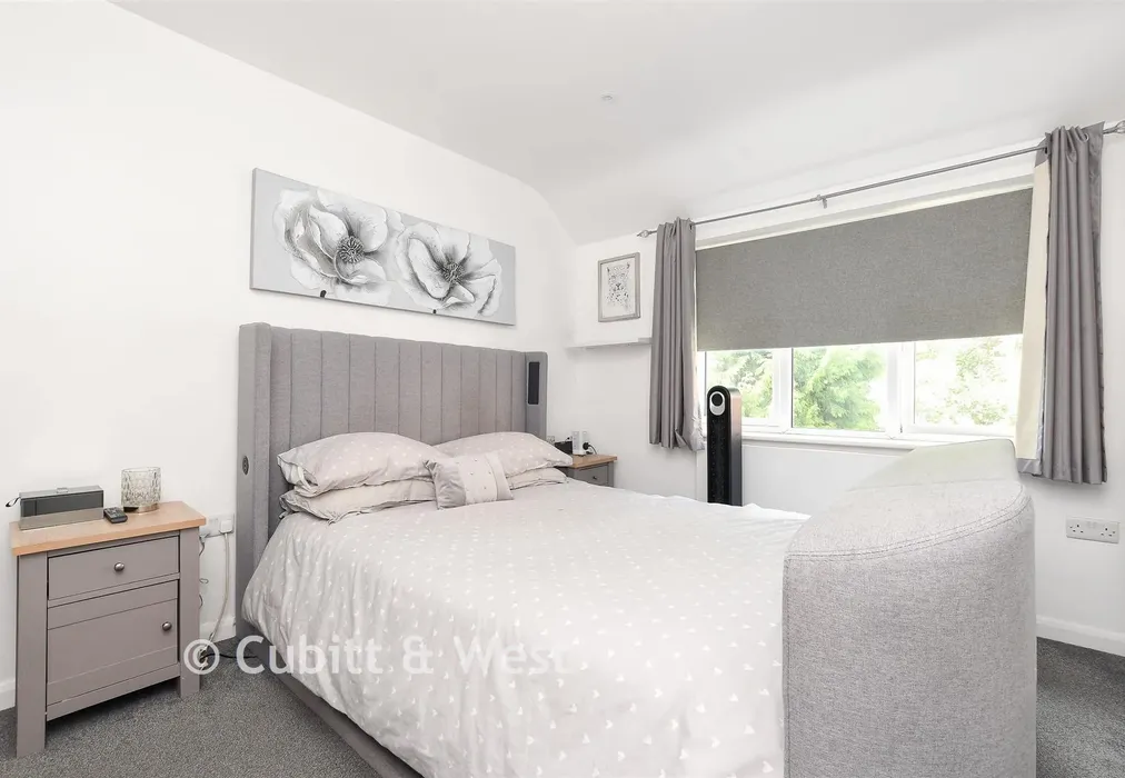 Bedroom 1 - Johns Walk, Whyteleafe, Surrey - Wards of Kent