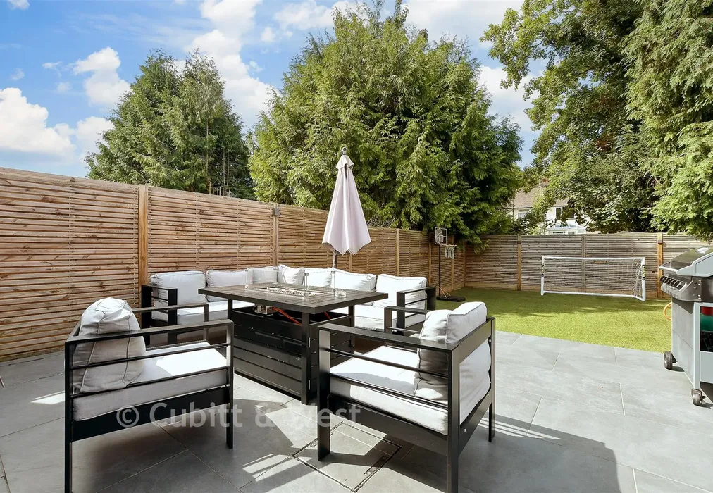Rear Garden - Johns Walk, Whyteleafe, Surrey - Wards of Kent