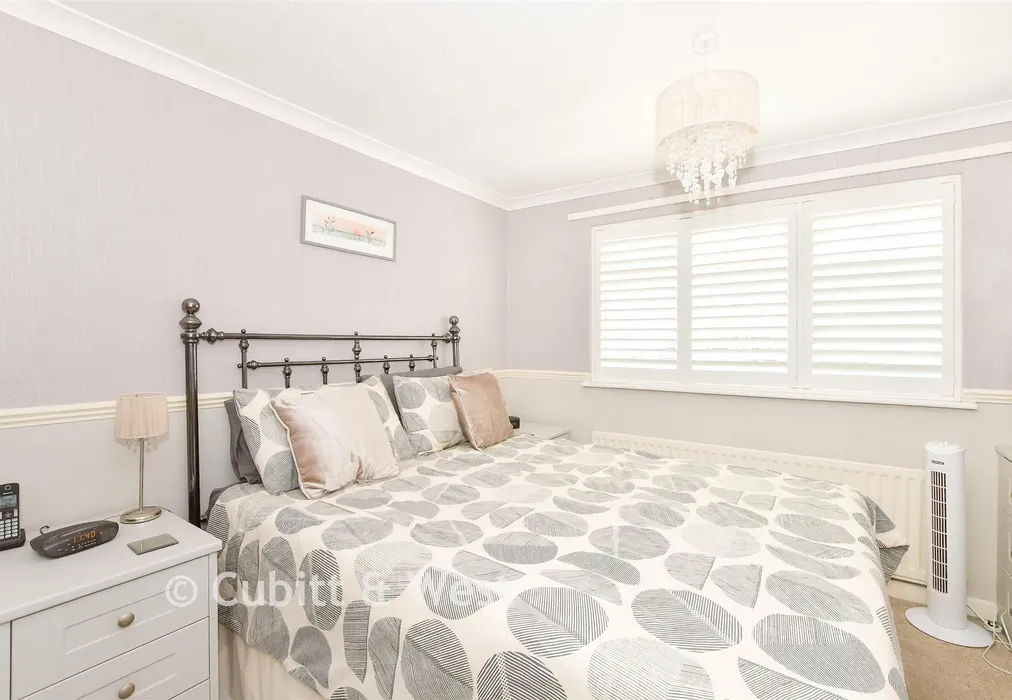 Bedroom 1 - Woburn Road, Gossops Green, Crawley, West Sussex - Wards of Kent