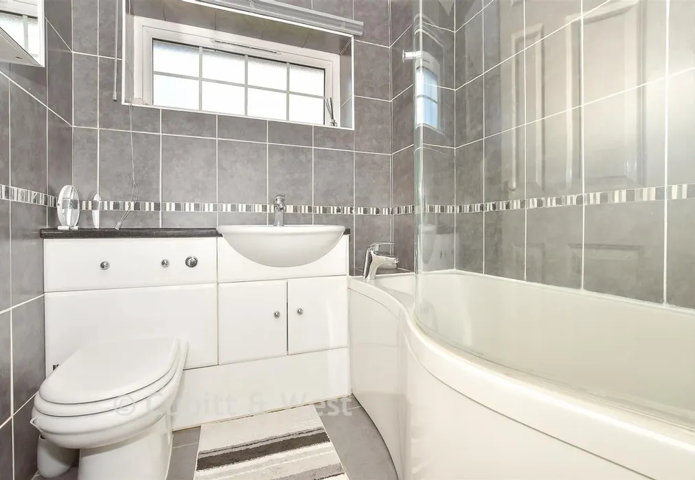 Bathroom - Woburn Road, Gossops Green, Crawley, West Sussex - Wards of Kent