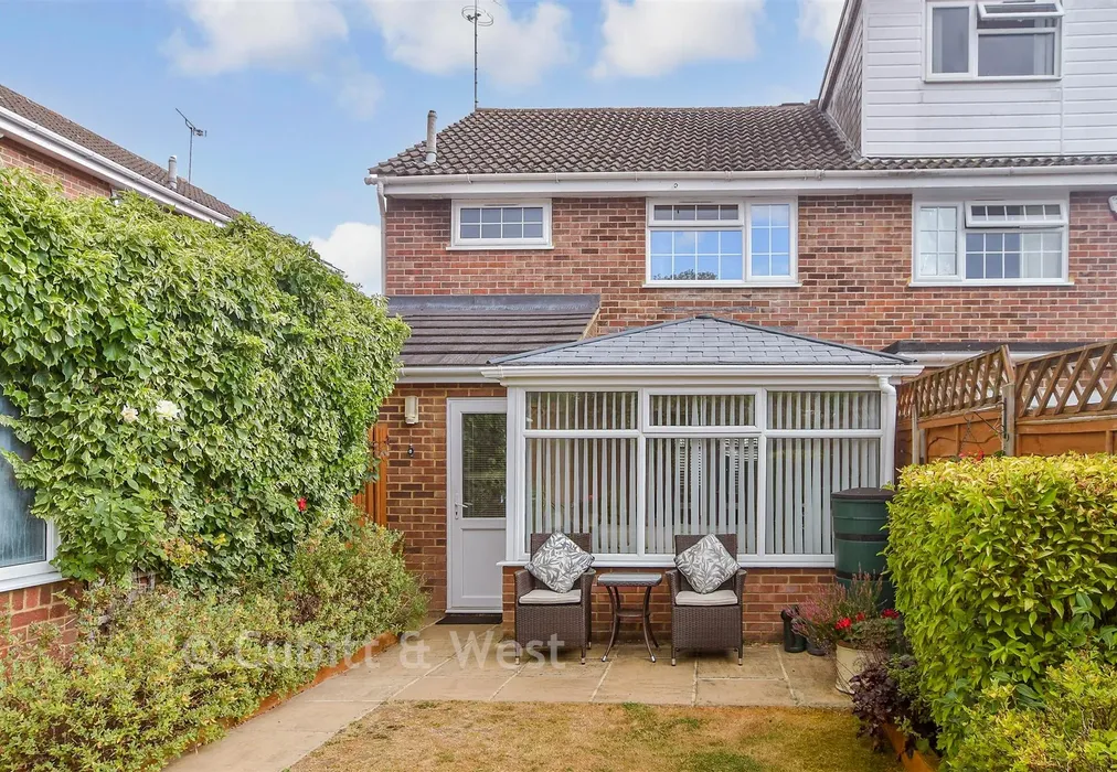 Rear Garden - Woburn Road, Gossops Green, Crawley, West Sussex - Wards of Kent