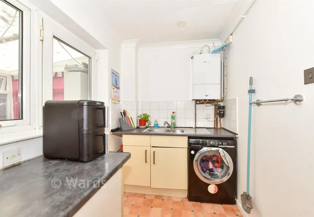 Kitchen - Dunedin Drive, Dover, Kent - Wards of Kent