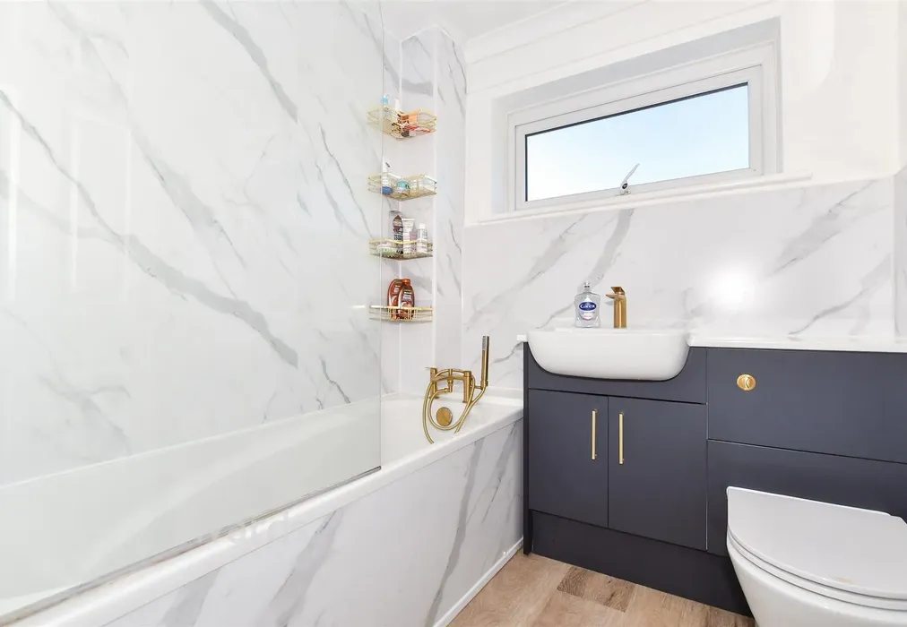 Bathroom - Forest Hill, Maidstone, Kent - Wards of Kent