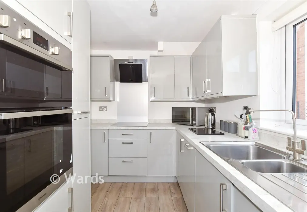 Kitchen - Forest Hill, Maidstone, Kent - Wards of Kent