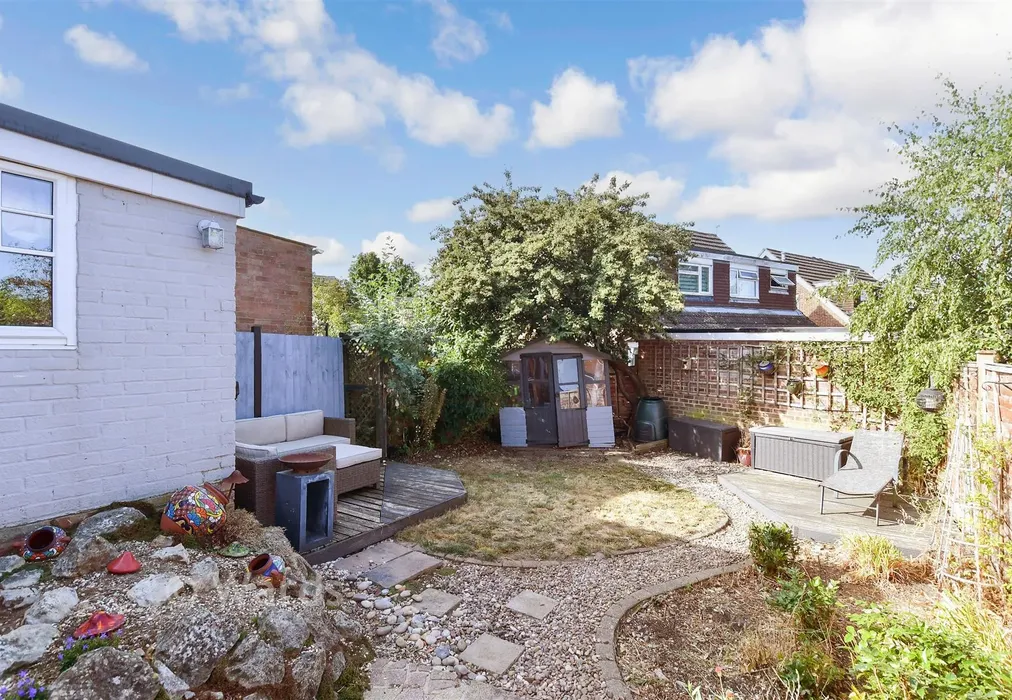 Rear Garden - Forest Hill, Maidstone, Kent - Wards of Kent