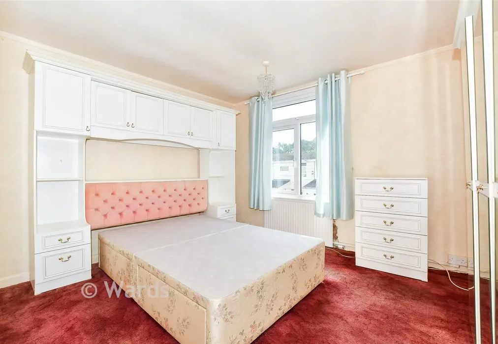 Bedroom 1 - Beaufort Walk, Maidstone, Kent - Wards of Kent