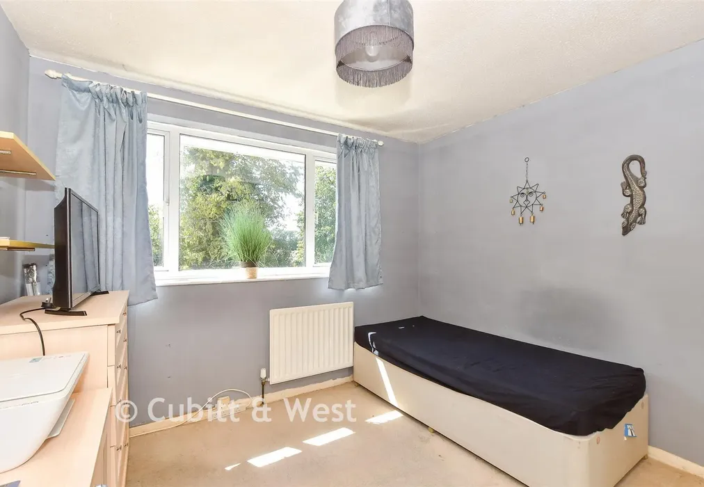 Bedroom 1 - Kings Ride, Burgess Hill, West Sussex - Wards of Kent