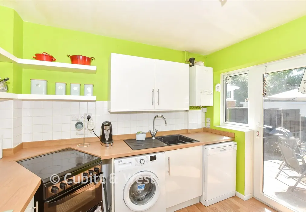 Kitchen - Kings Ride, Burgess Hill, West Sussex - Wards of Kent