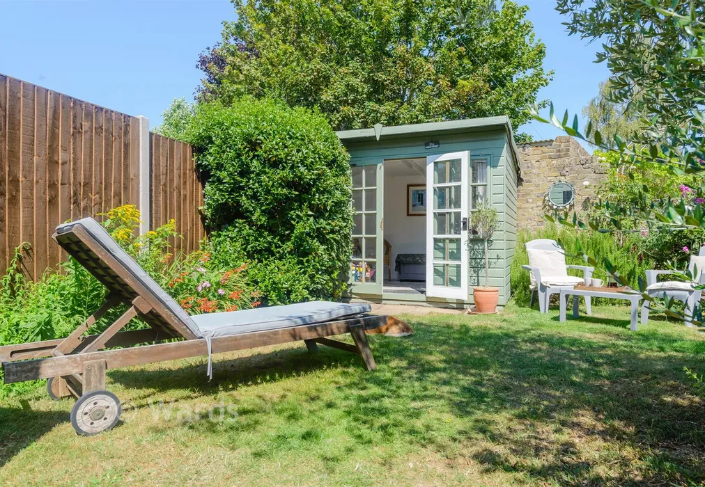 Workshop/Outbuildings - Melliker Lane, Meopham, Kent - Wards of Kent
