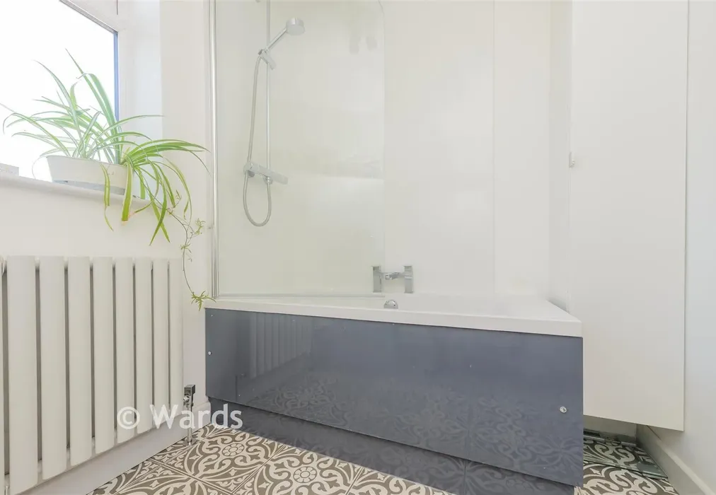 Bathroom - Melliker Lane, Meopham, Kent - Wards of Kent