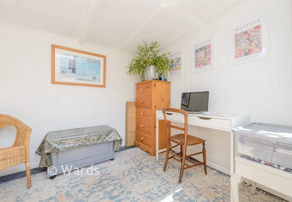 Summer House - Melliker Lane, Meopham, Kent - Wards of Kent