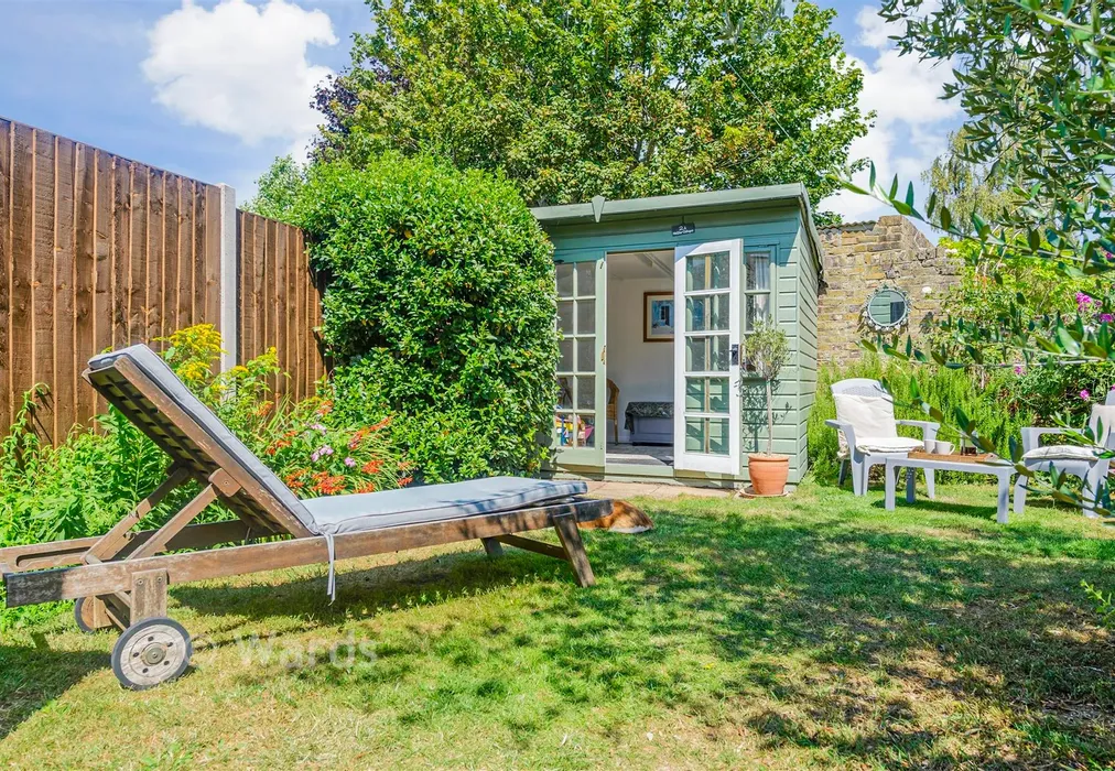 Workshop/Outbuildings - Melliker Lane, Meopham, Kent - Wards of Kent