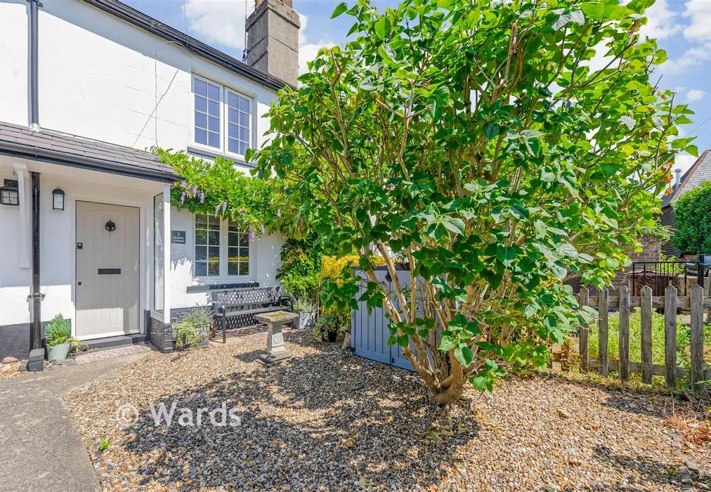 Front Garden - Melliker Lane, Meopham, Kent - Wards of Kent