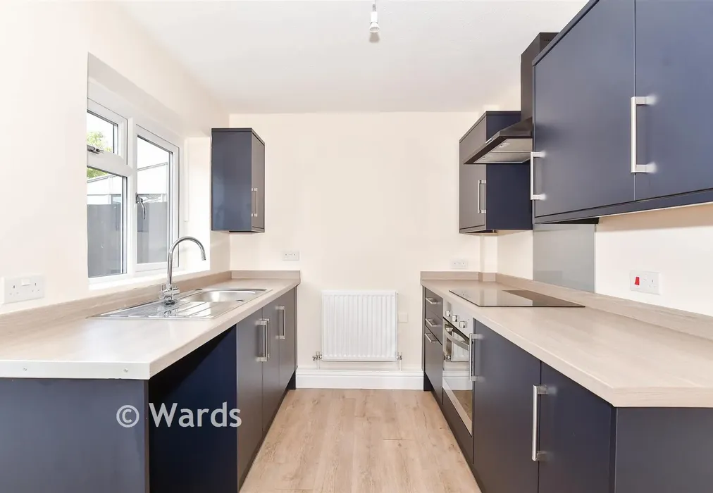 Kitchen - Bargrove Road, Vinters Park, Maidstone, Kent - Wards of Kent
