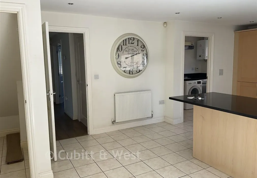 Utility - Fourteen Acre Avenue, Felpham, West Sussex - Wards of Kent
