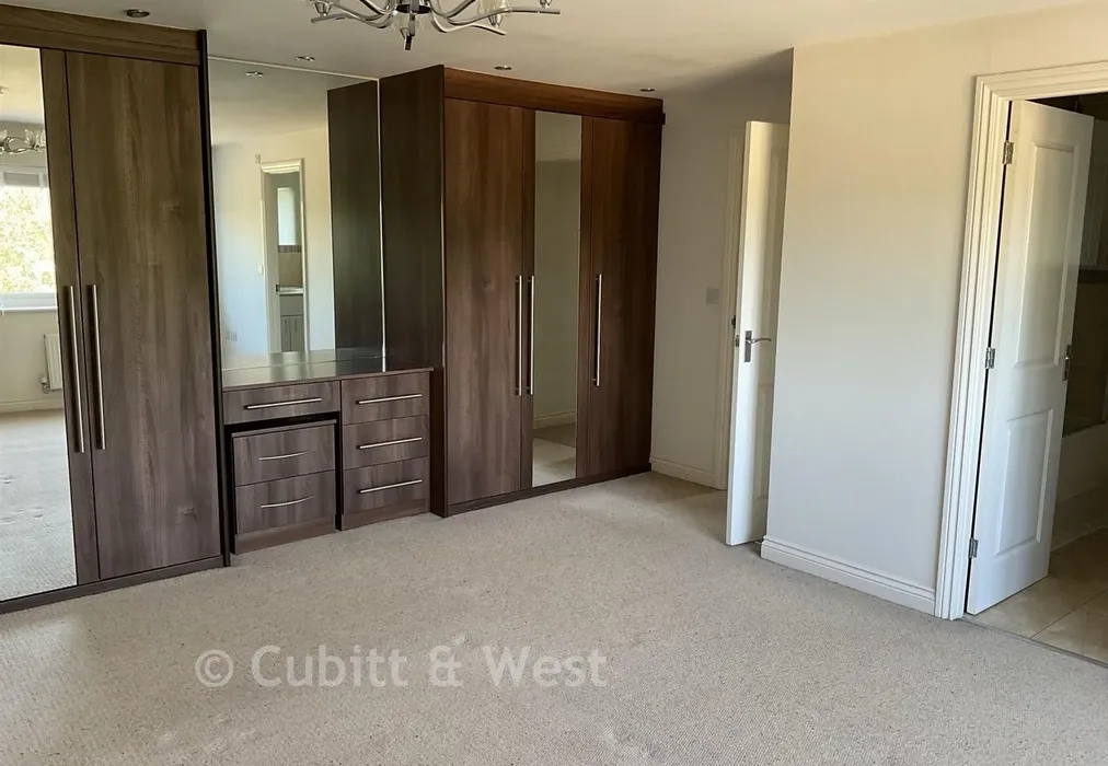 Bedroom 1 - Fourteen Acre Avenue, Felpham, West Sussex - Wards of Kent