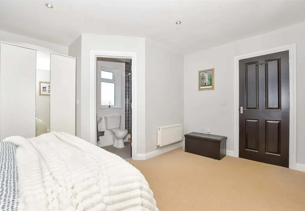 Bedroom 1 - Cranborne Avenue, Maidstone, Kent - Wards of Kent