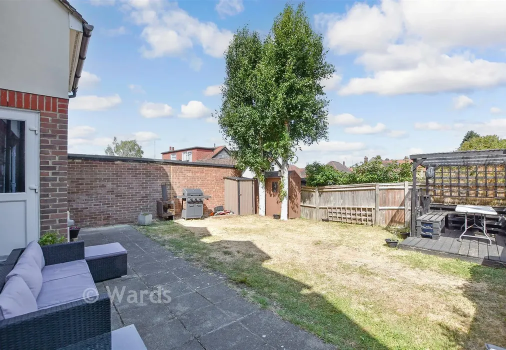 Rear Garden - Cranborne Avenue, Maidstone, Kent - Wards of Kent