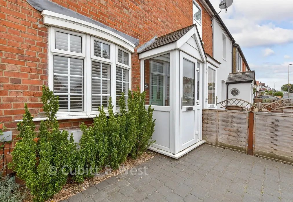 External Lifestyle Photograph - Malden Road, Sutton, Surrey - Wards of Kent