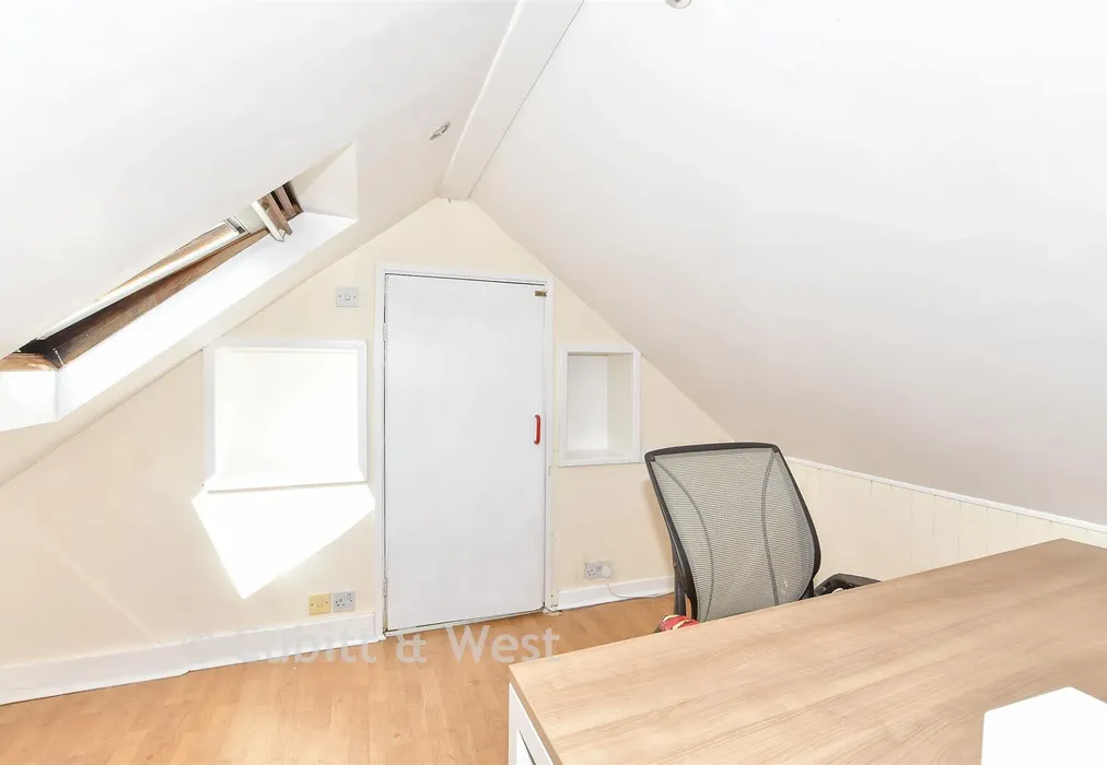 Loft Room - Linnell Road, Redhill, Surrey - Wards of Kent