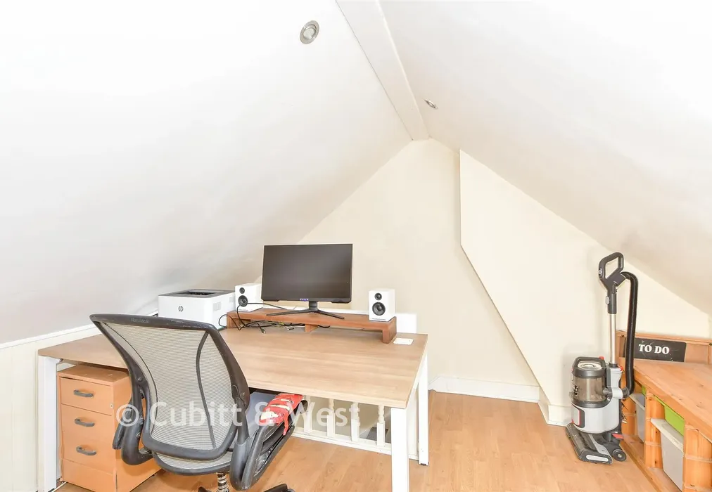 Loft Room - Linnell Road, Redhill, Surrey - Wards of Kent